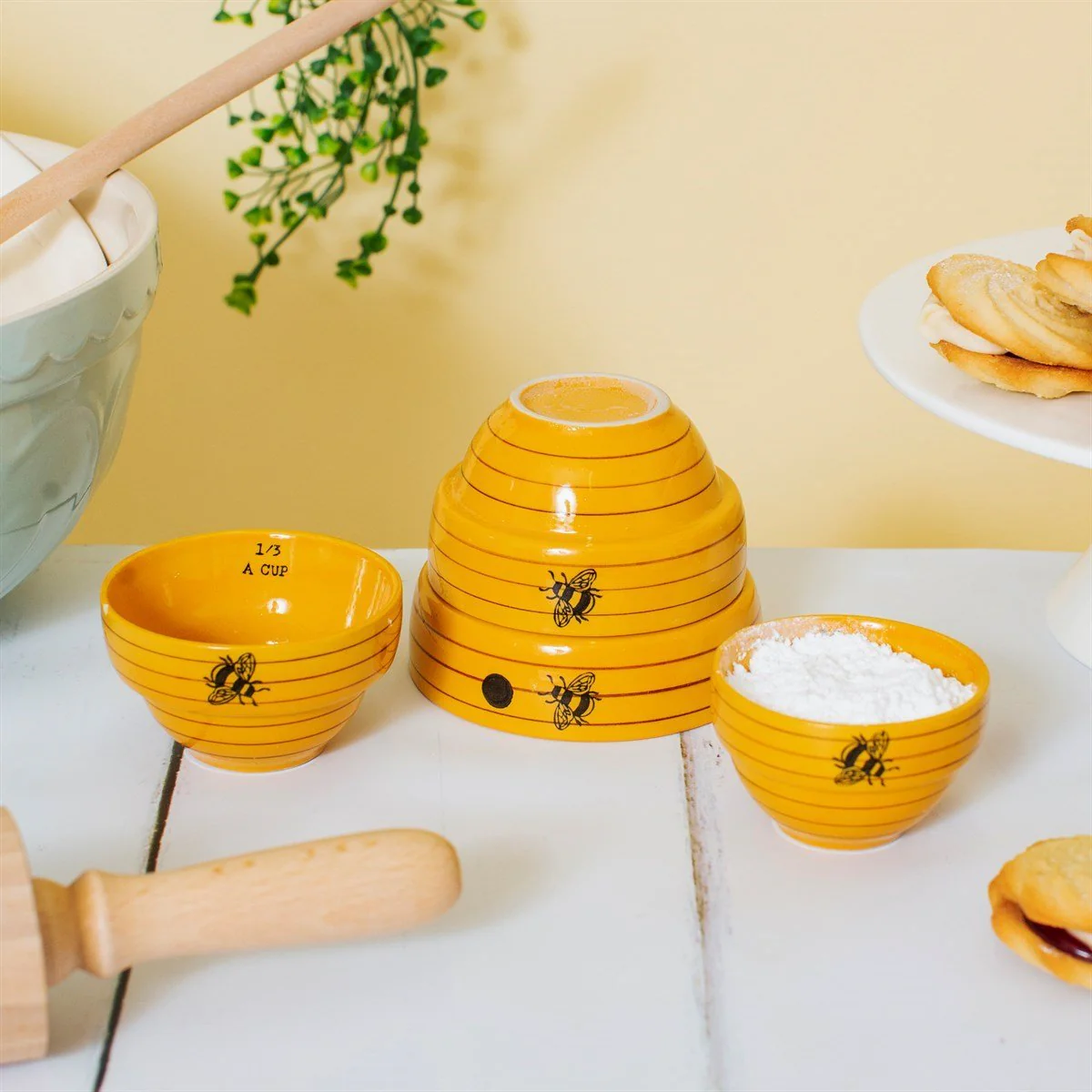 Sass and Belle Bee Hive Measuring Bowls - Image 4