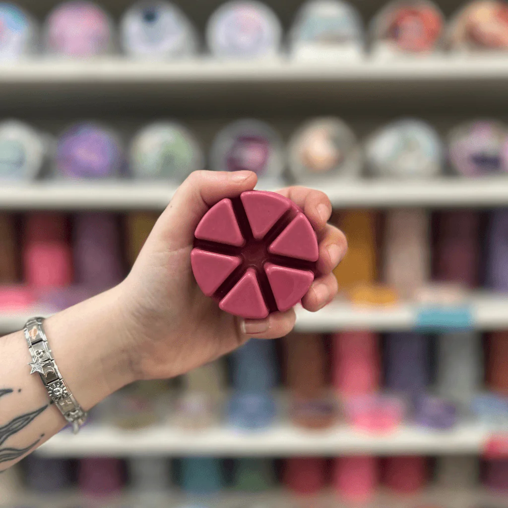 Black Plum & Rhubarb Segment Wax Melt - Image 3