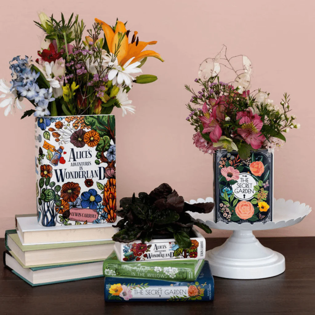 Large Book Vase – Alice’s Adventures in Wonderland - Image 6