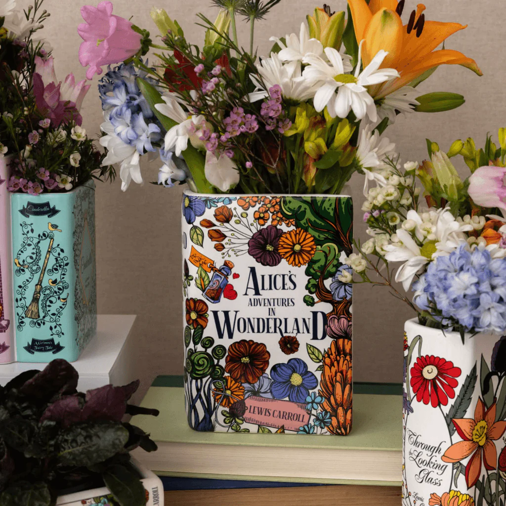 Large Book Vase – Alice’s Adventures in Wonderland - Image 8