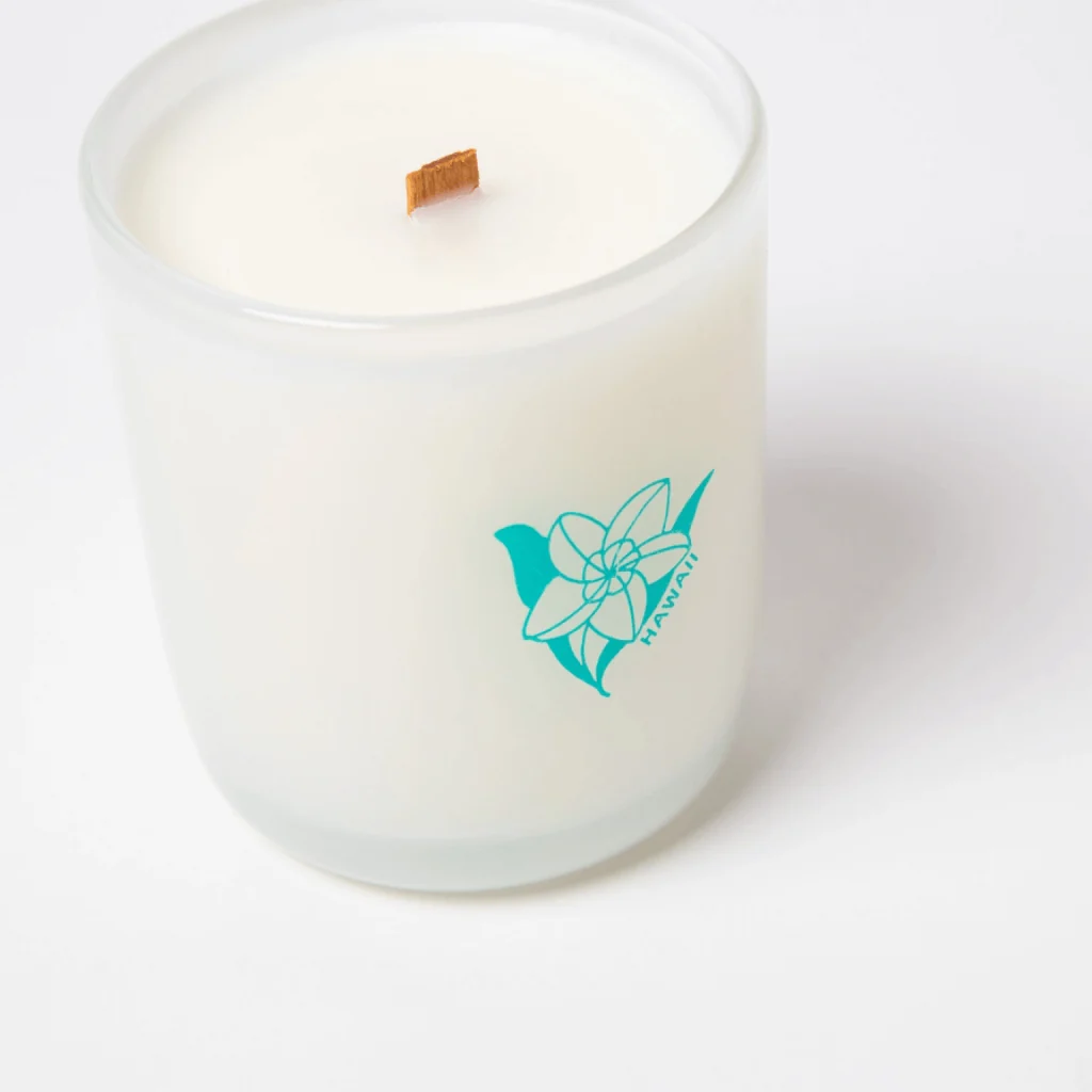Milkjar Hawaii Plumeria & Lilac Coconut Soy Candle 8oz - Image 2