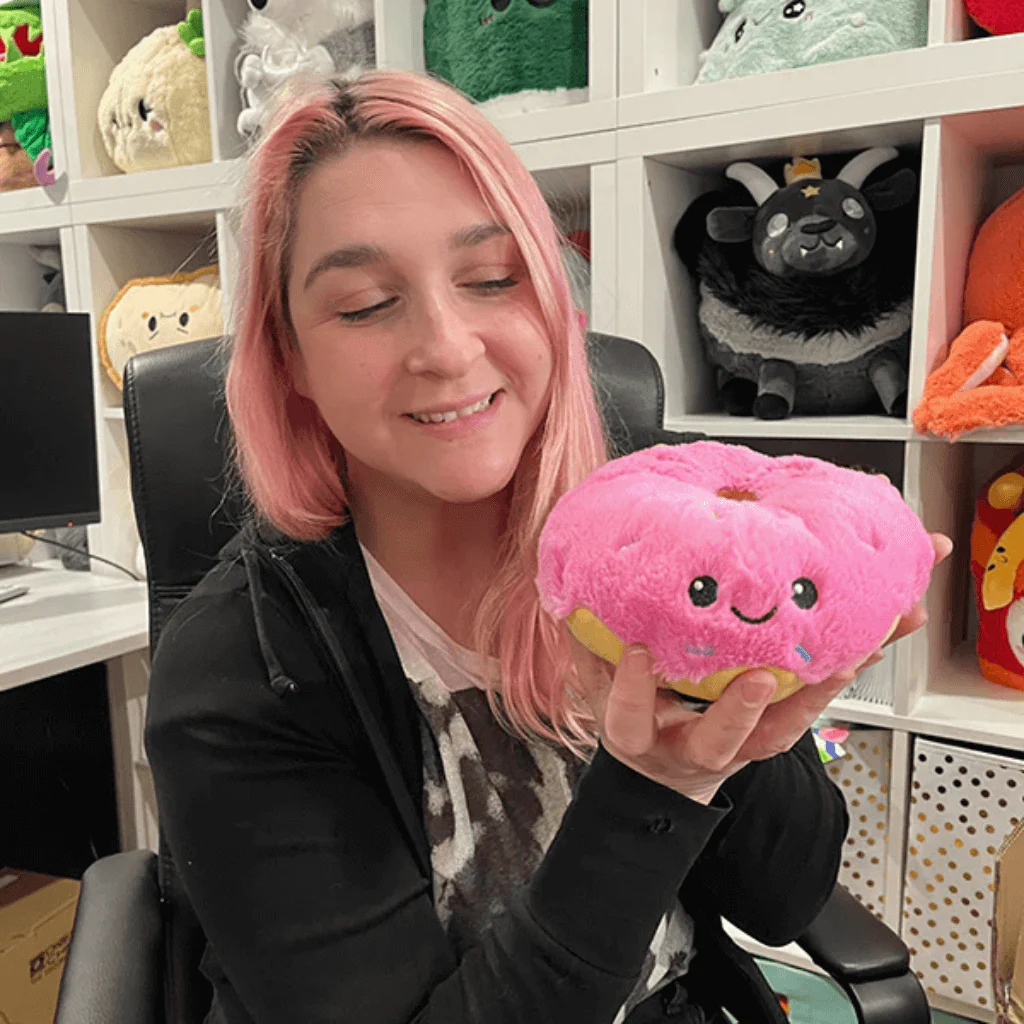 Squishable Snacker Pink Donut - Image 4