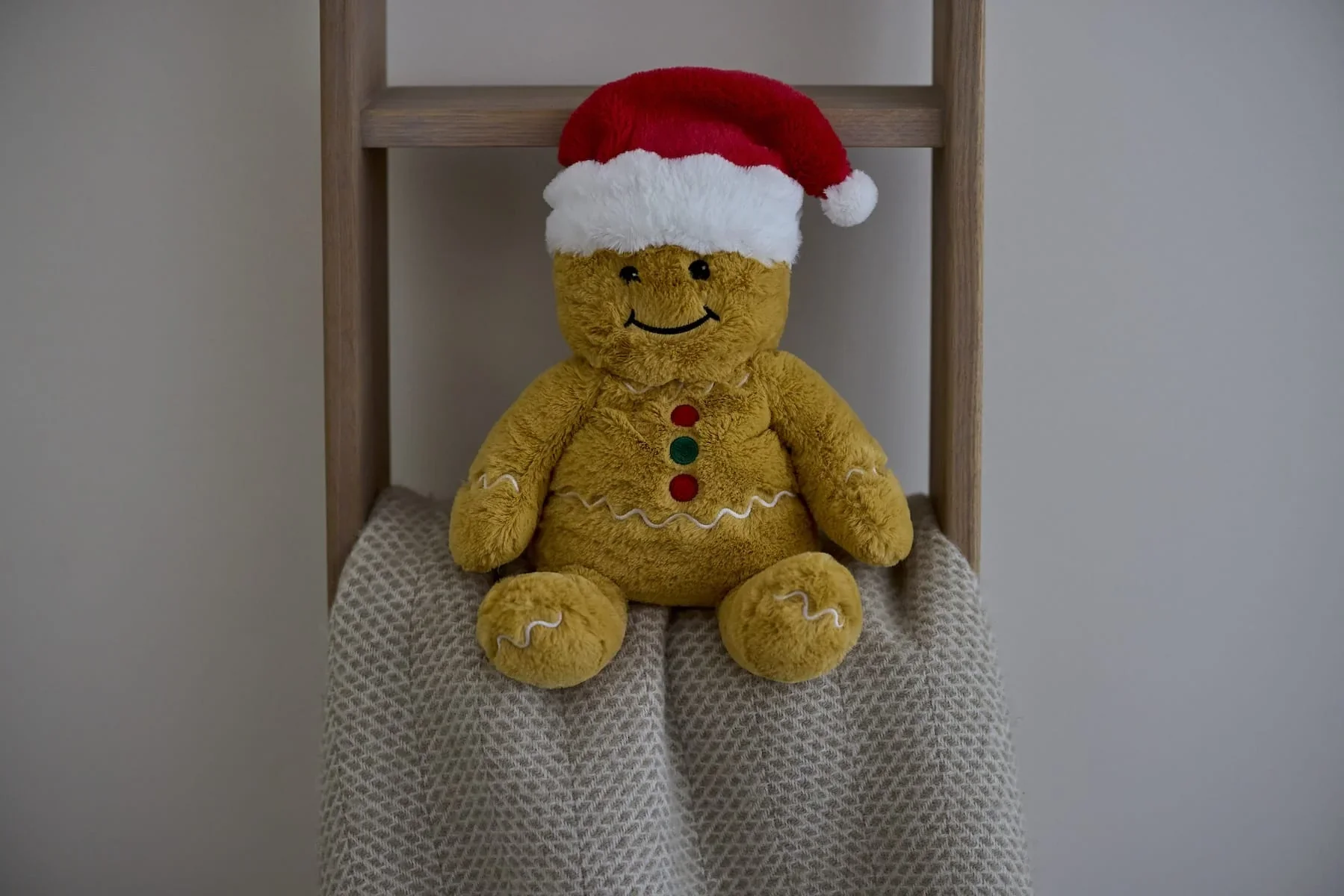 Warmies Gingerbread Man Heatable Plush Toy - Image 6